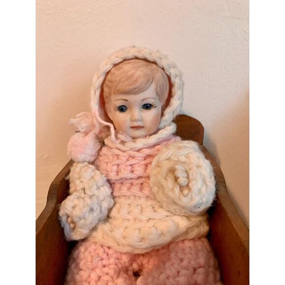 SET of 2 VTG Antique All Bisque Dolls 8in Crochet Bonnet Handmade Crib Glass Eye - Picture 2 of 16